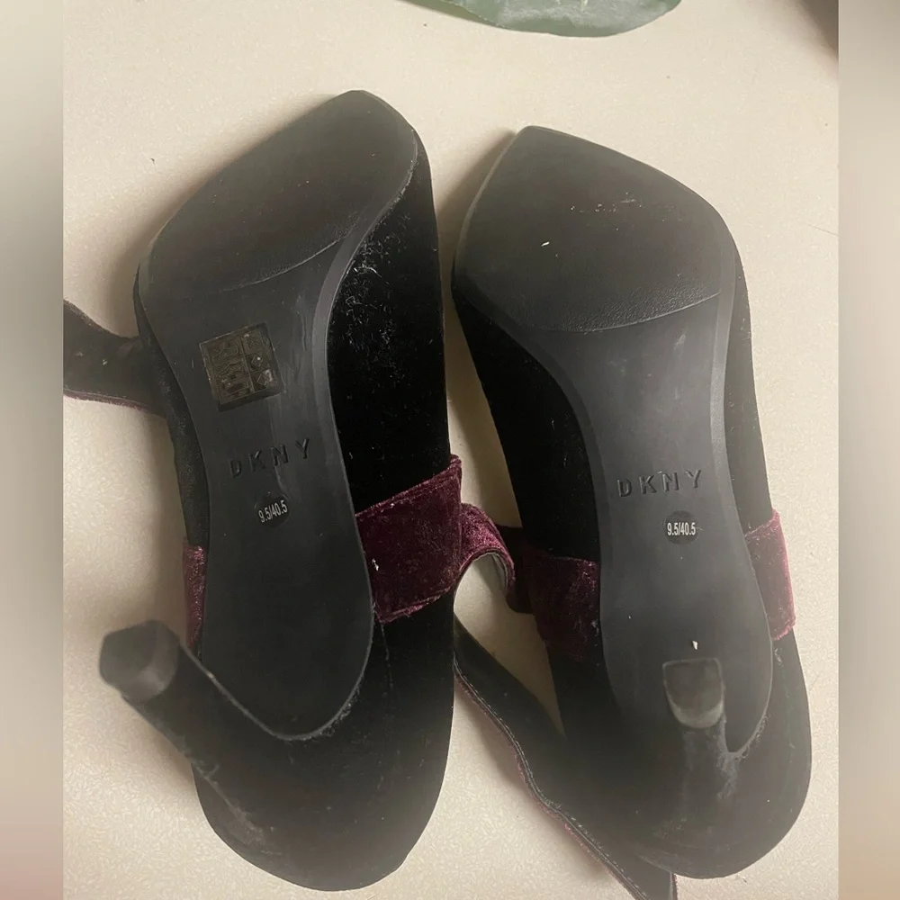 DKNY Heels 9.5